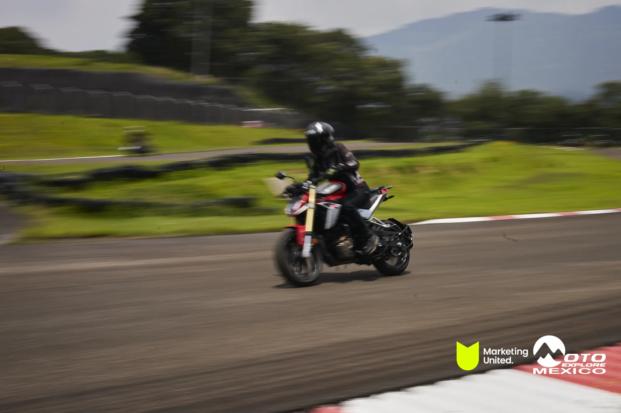 HUNK TRACKDAY 436